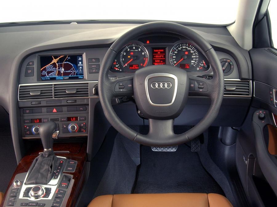 Торпедо Audi A6 4.2 Quattro Sedan (4F, C6) 2005 года  (ZA) (фото 4 из 13)
